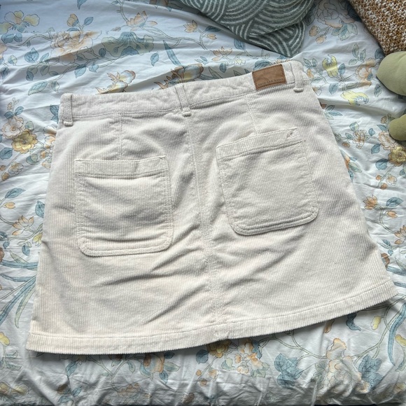 American Eagle white corduroy zip up mini skirt - Picture 5 of 5
